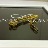 Irregular shape clip