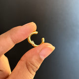 Basic clip on earrings (no piercing)