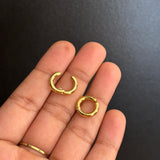 Basic clip on earrings (no piercing)