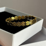 Daisy band bracelet