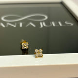 Dainty studs earrings