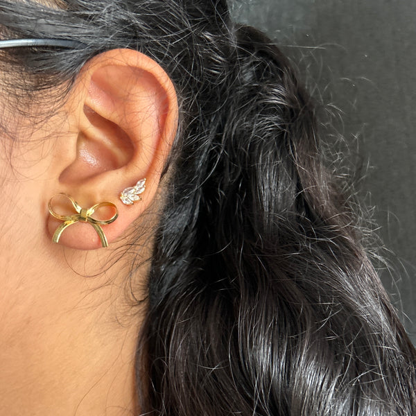 Little bow studs