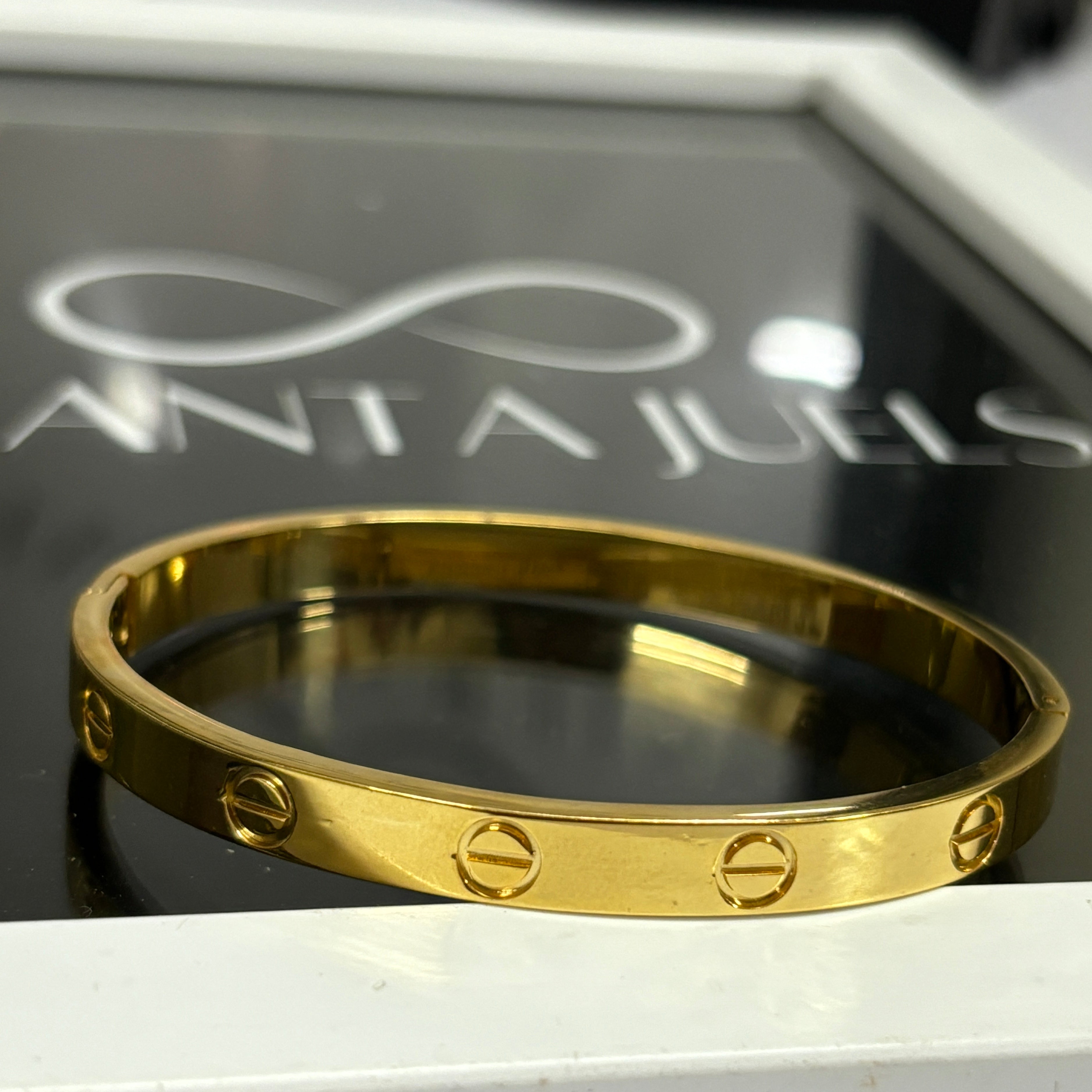 Plain luv Bracelet