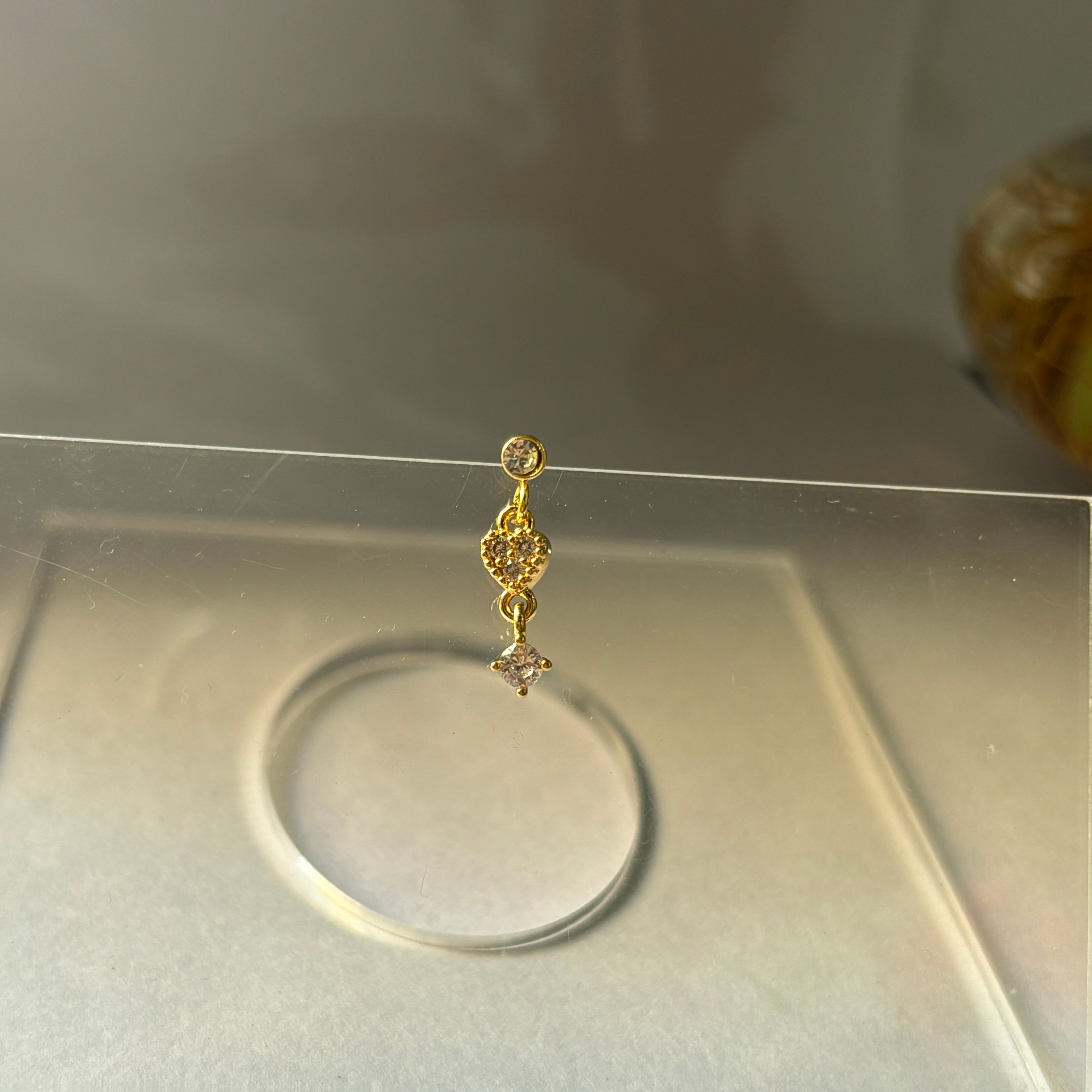 Hanging heart studs (ball screw) single piece