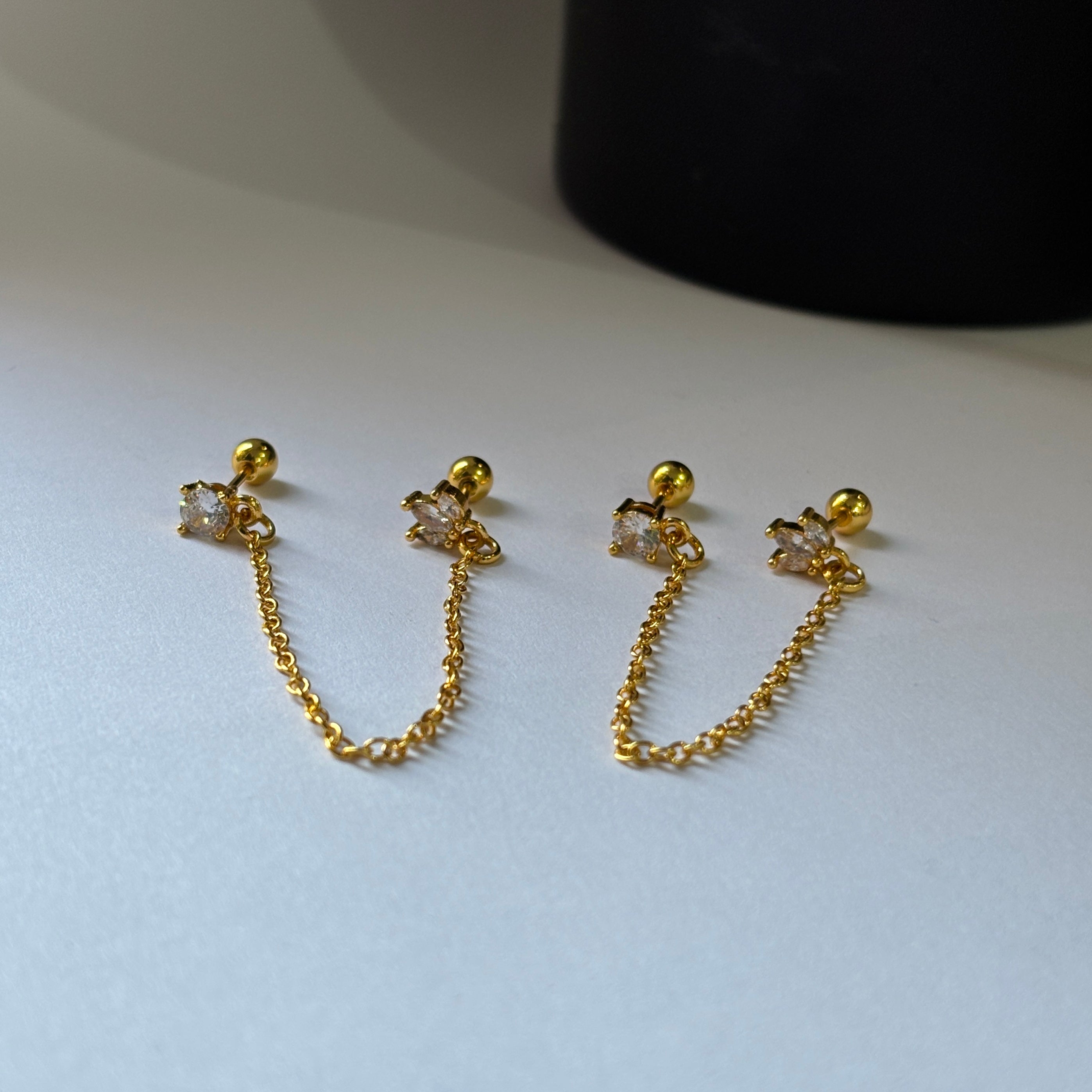 Crown double piercing earrings (brass)