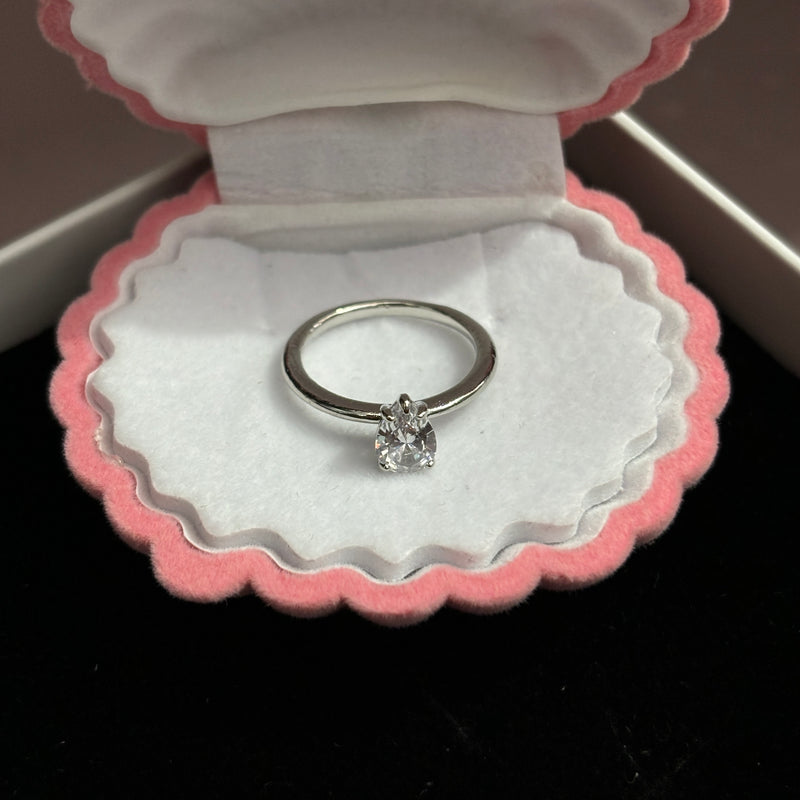 Drop Solitaire ring