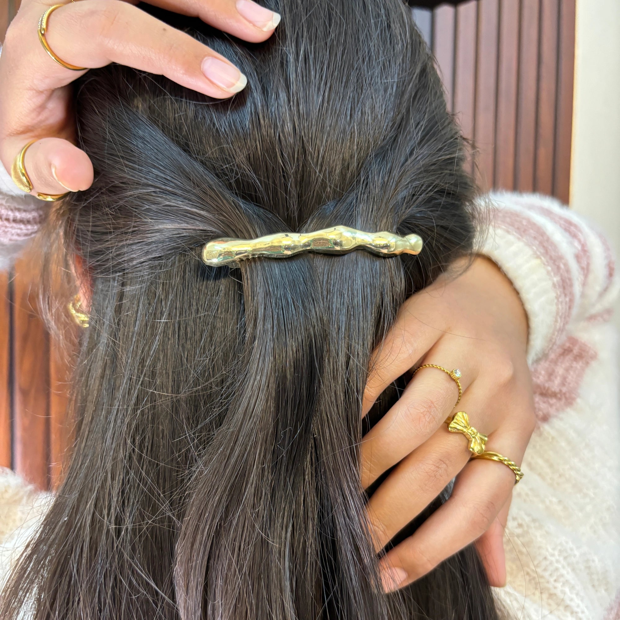 Irregular shape clip