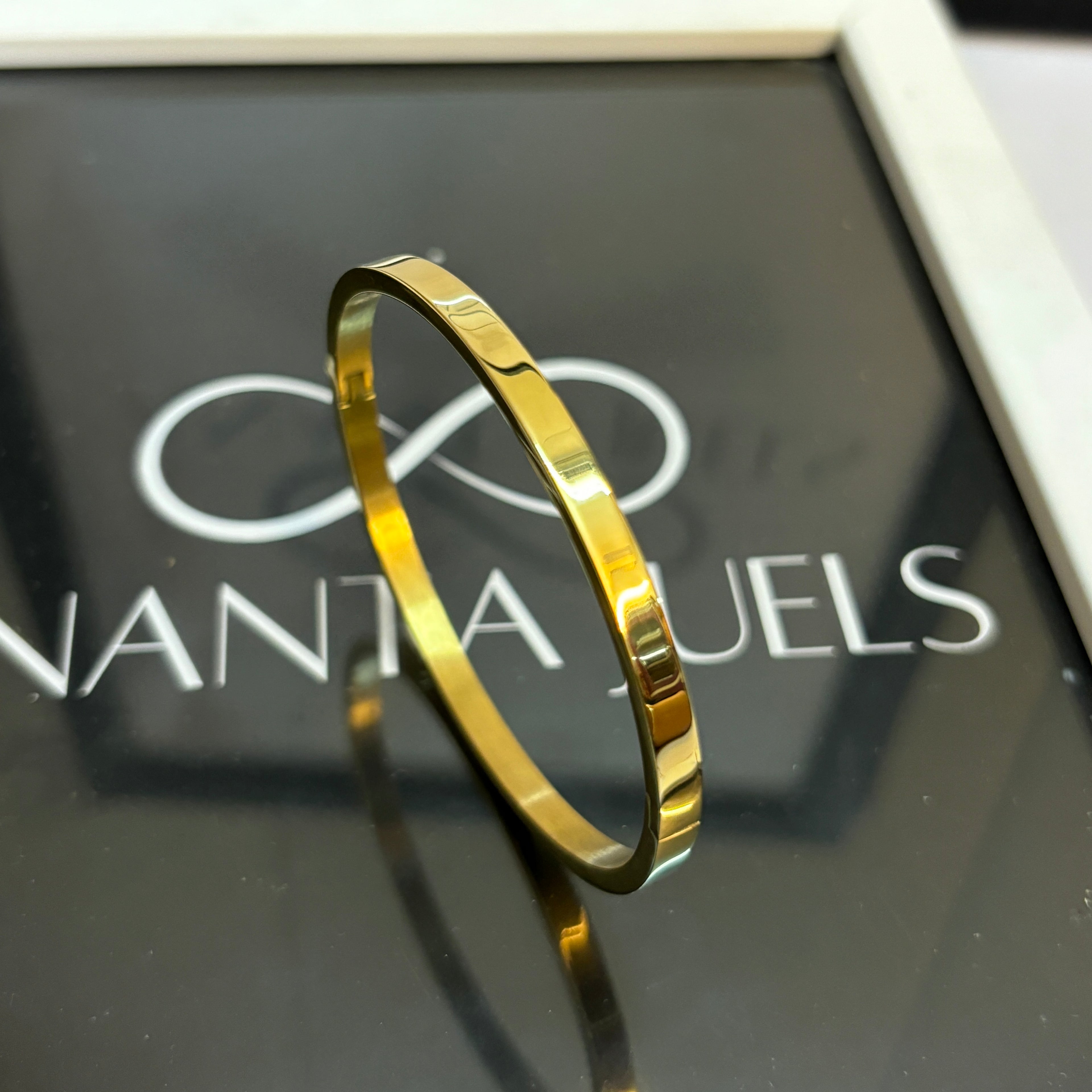 Basic band bracelet