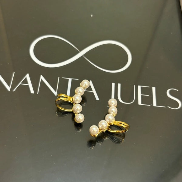 Pearl ear cuff