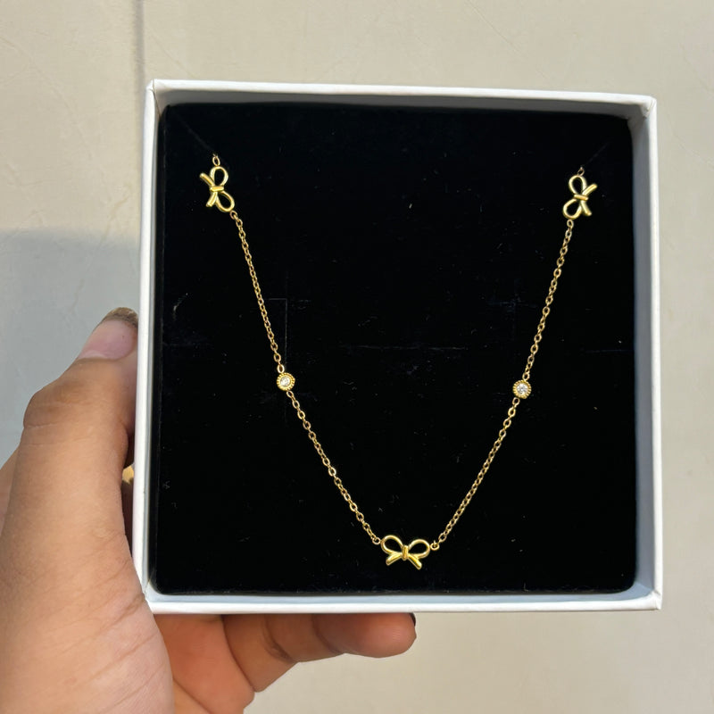 Bella bow necklace