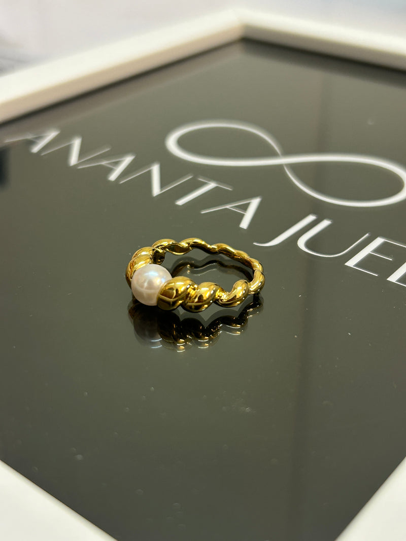 Pearl croissant ring