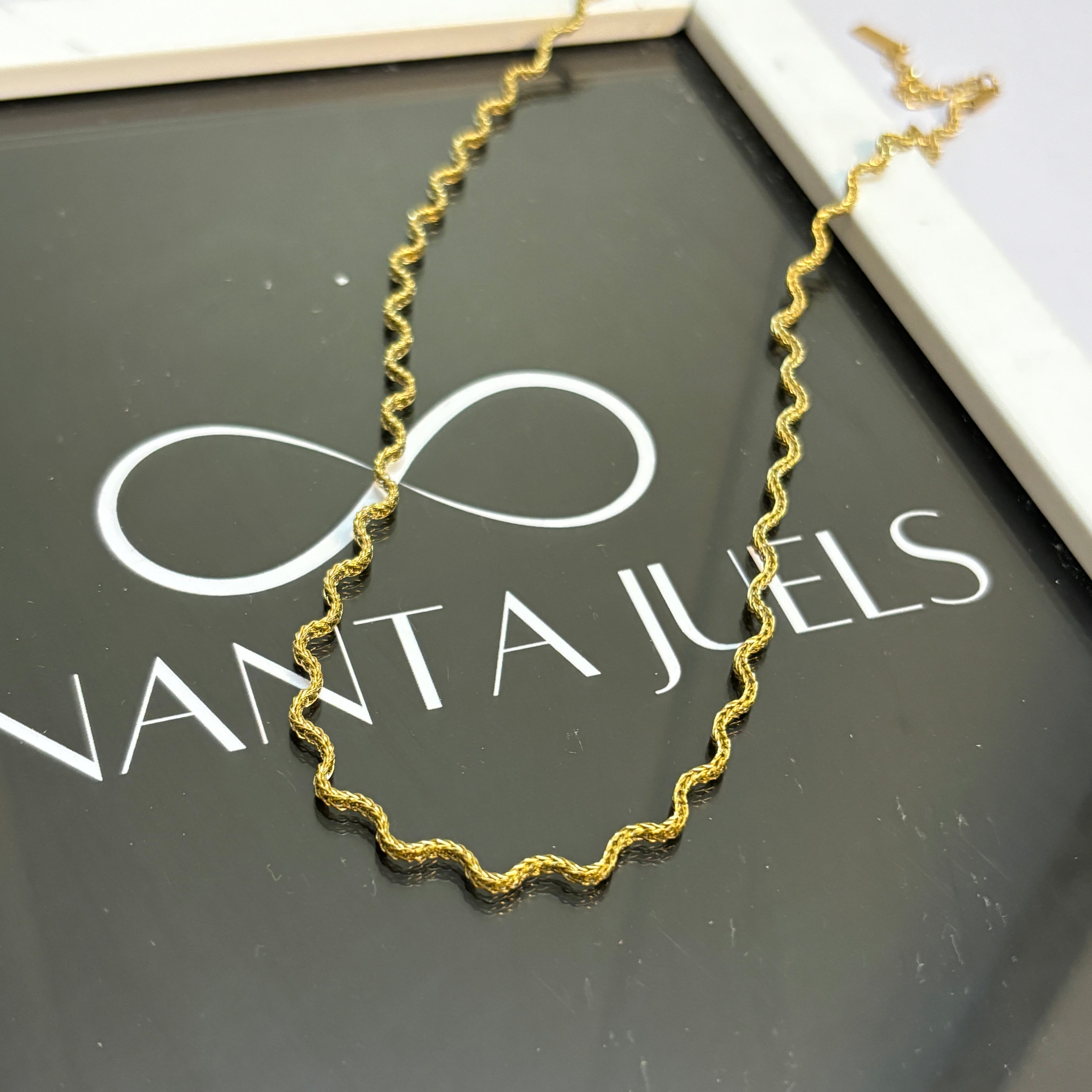 Irregular shape chain