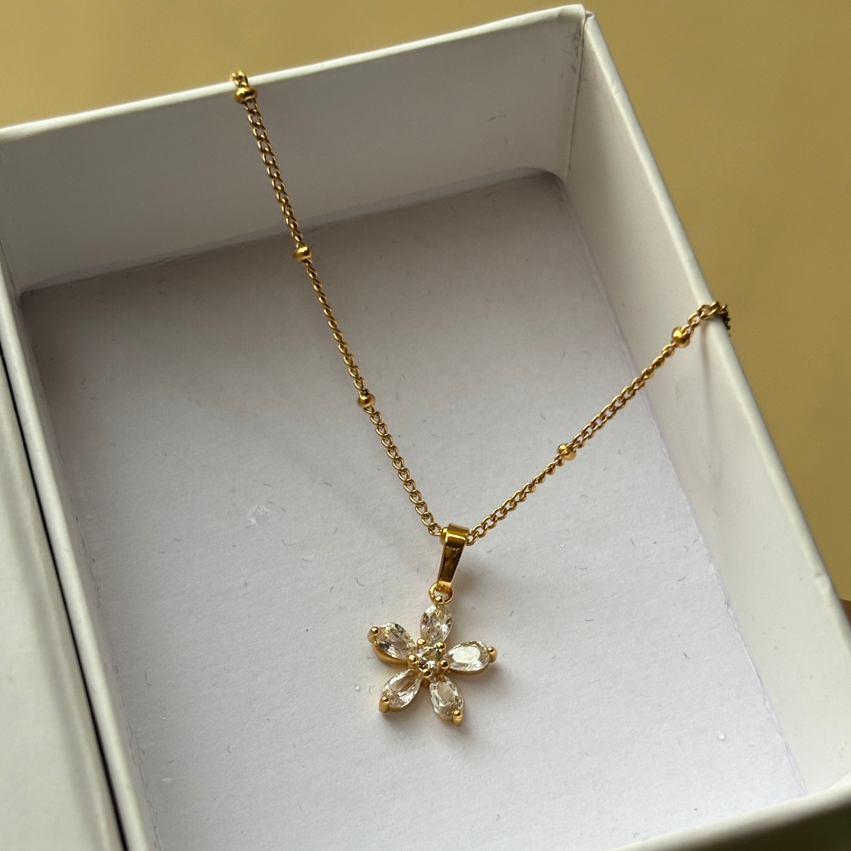 Floral necklace