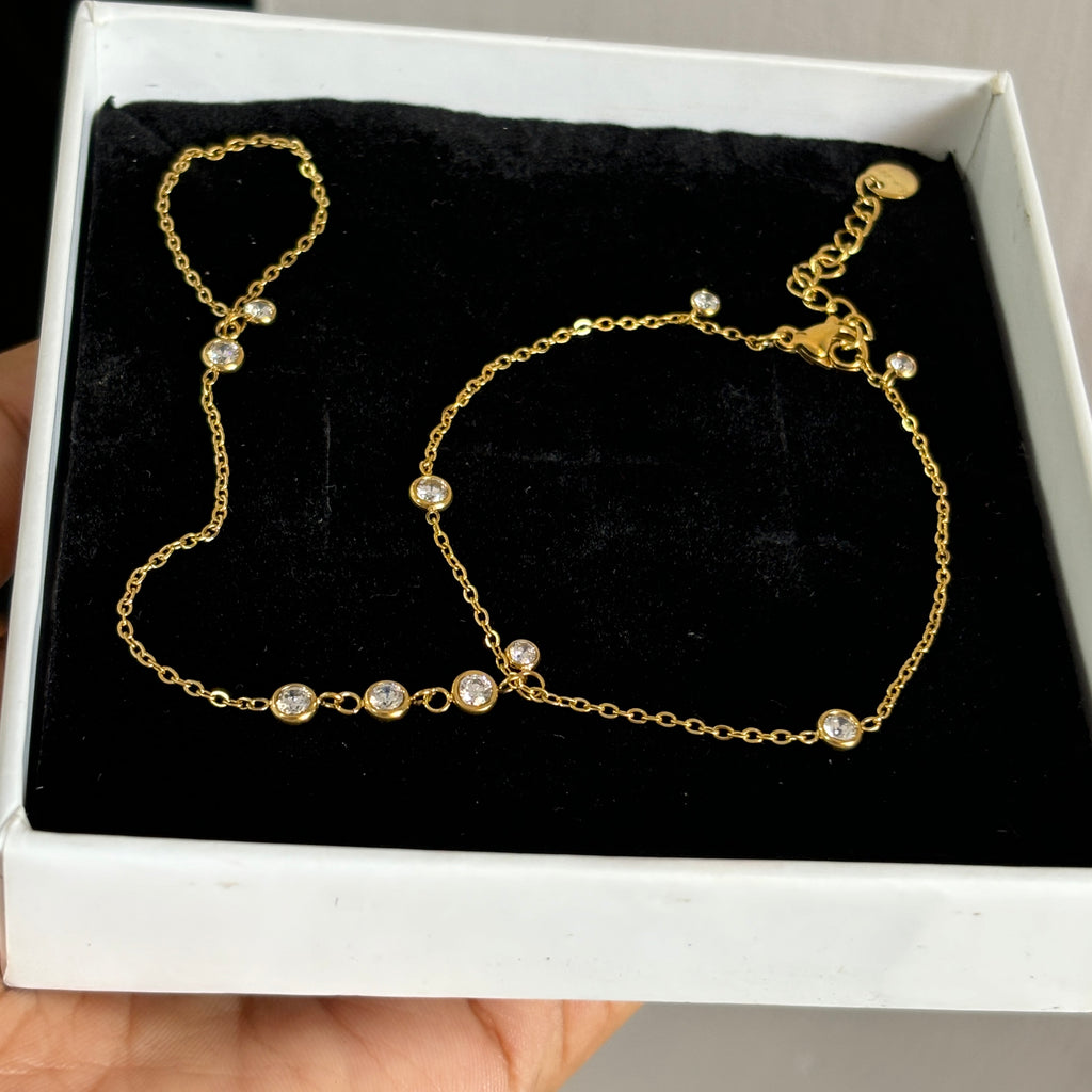 Anaya hand chain
