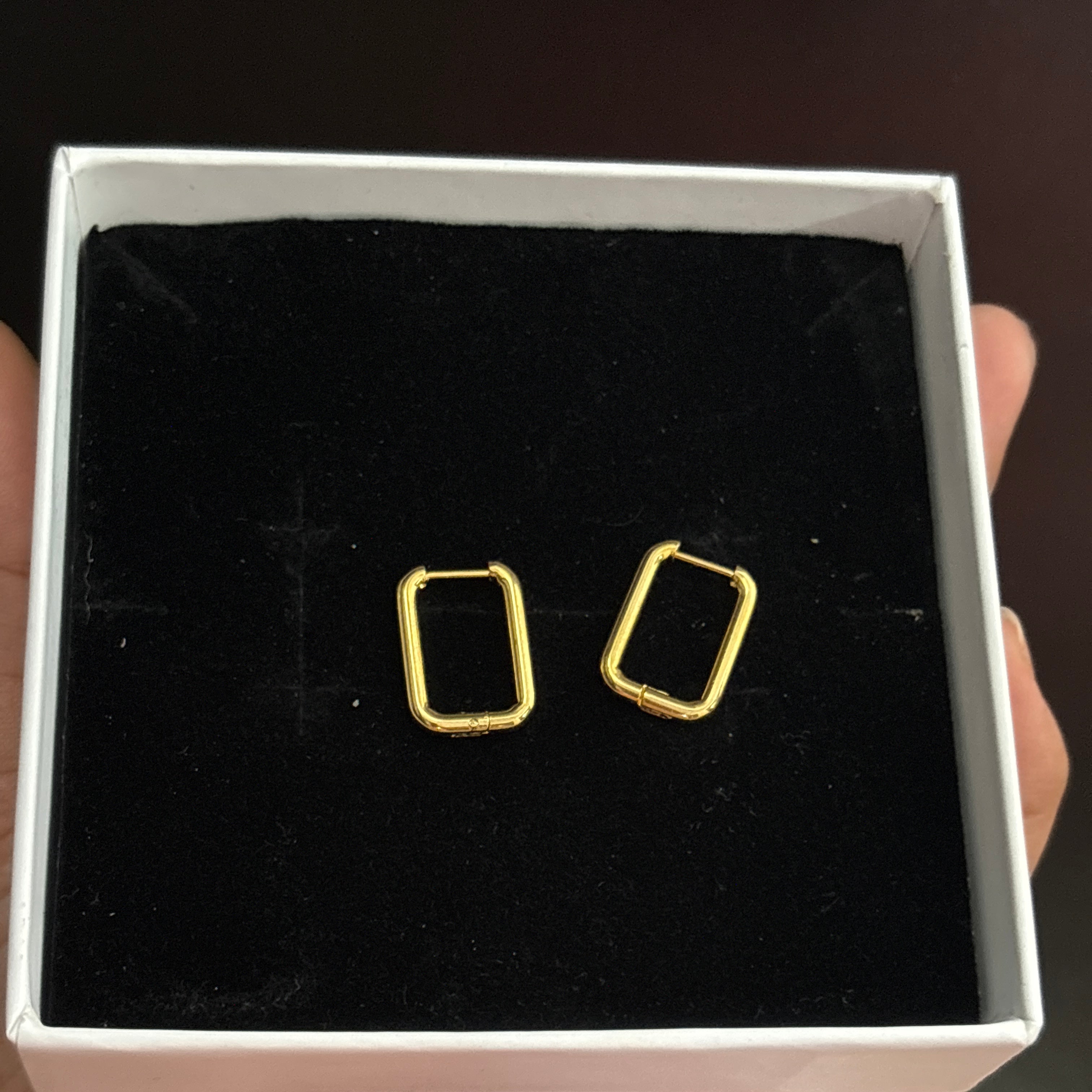 Rectangular hoops