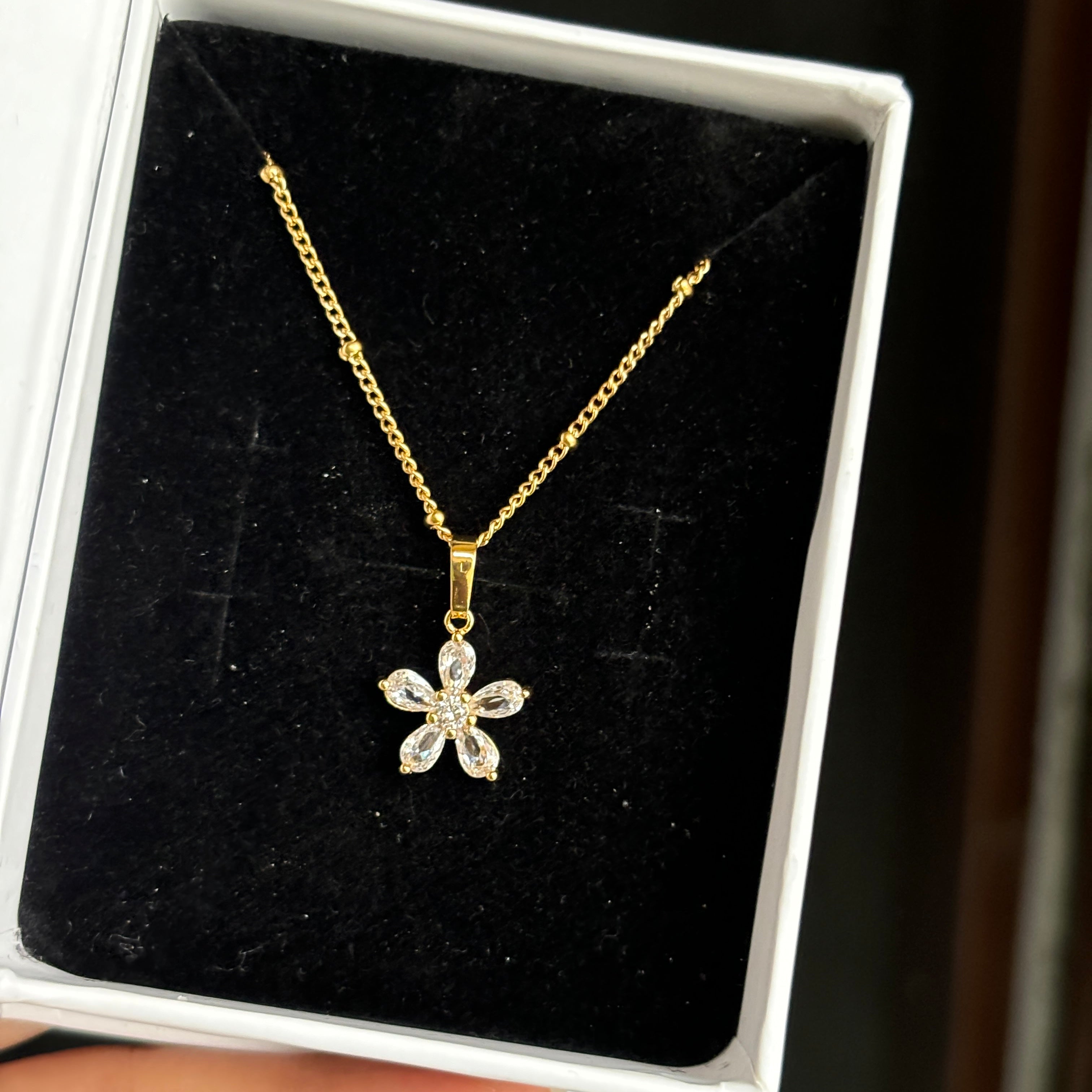 Floral necklace