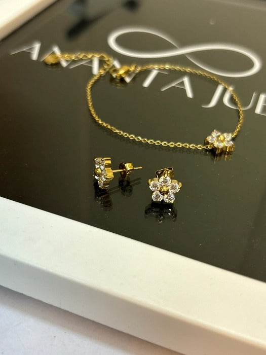 Classic floral studs