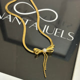 Pearl bow necklace