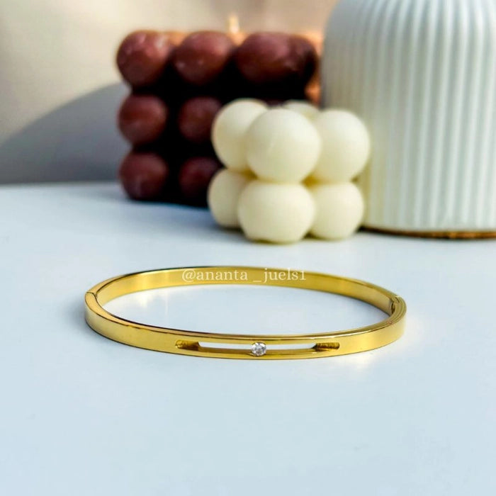 Dainty bracelet