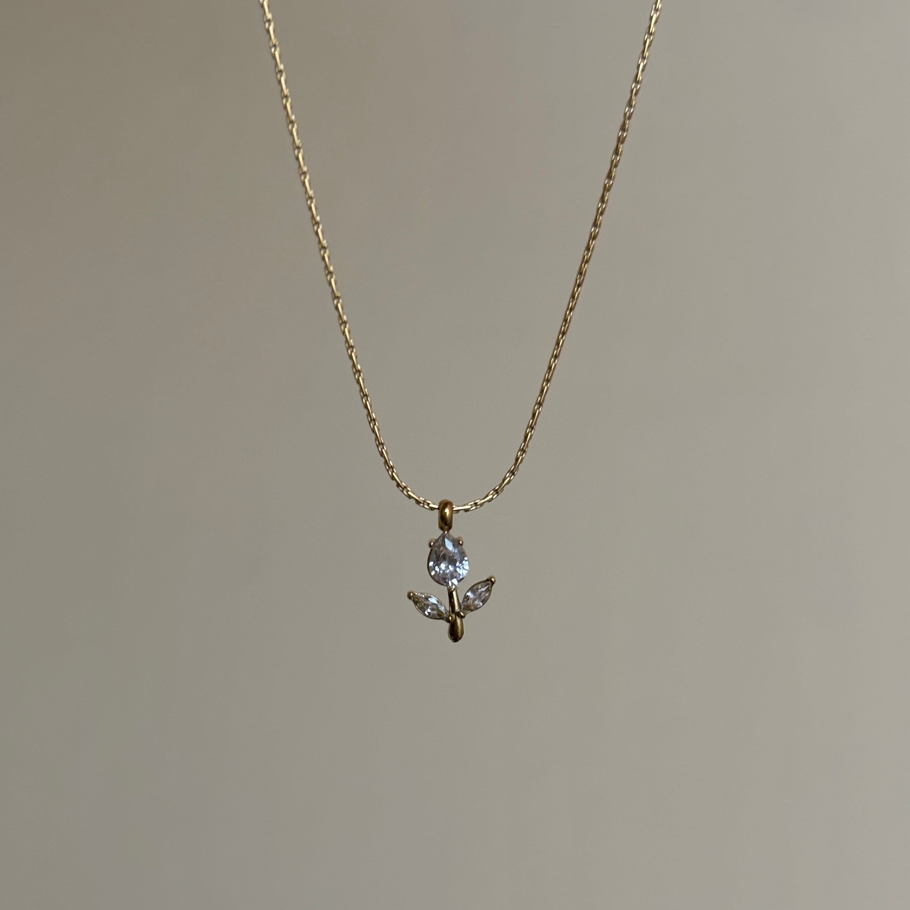 Tulip necklace
