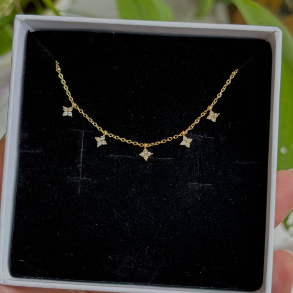 Bella star necklace