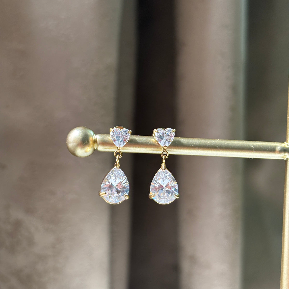 Heart glow earrings