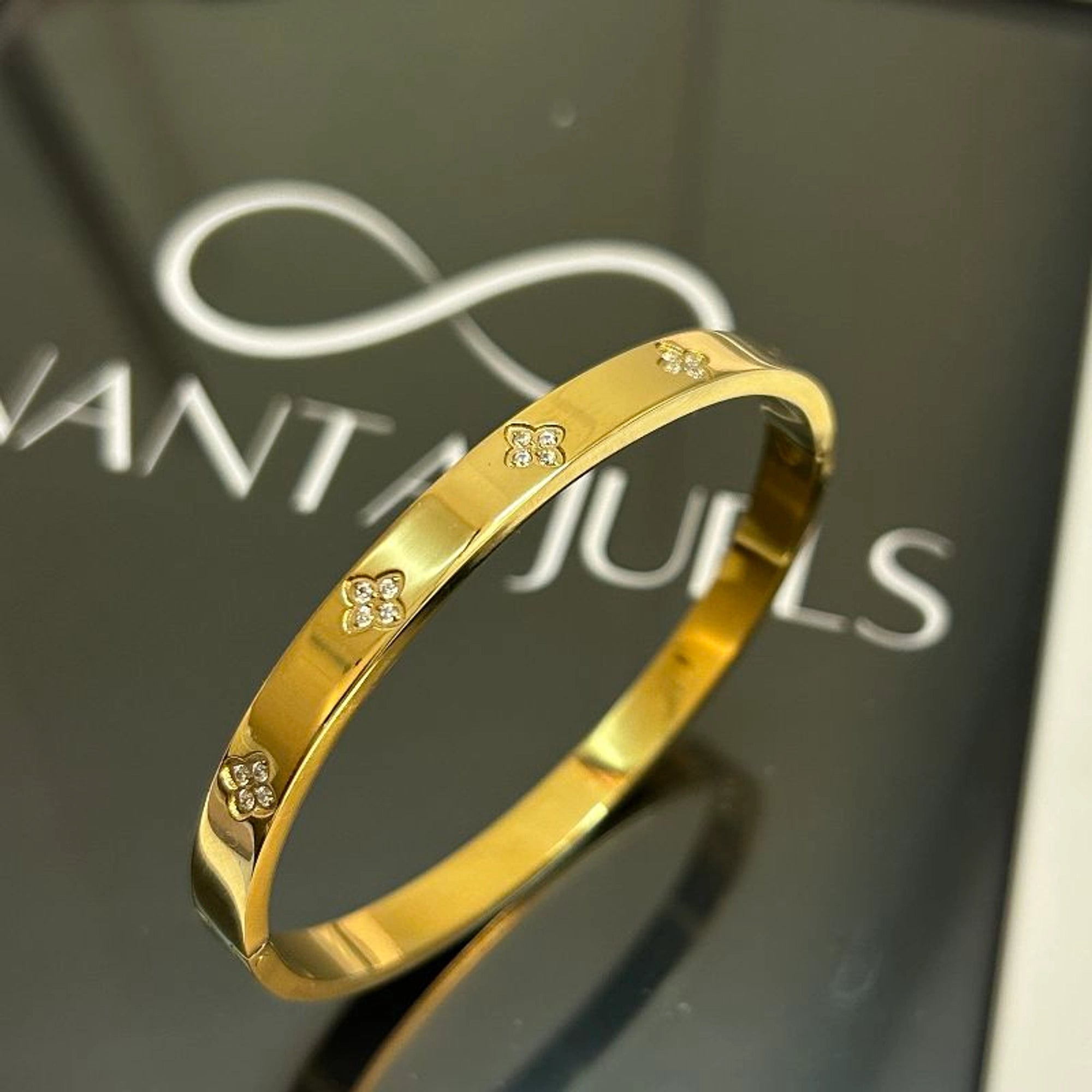 Aaravi Bracelet