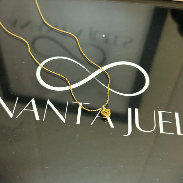 Mini rose necklace