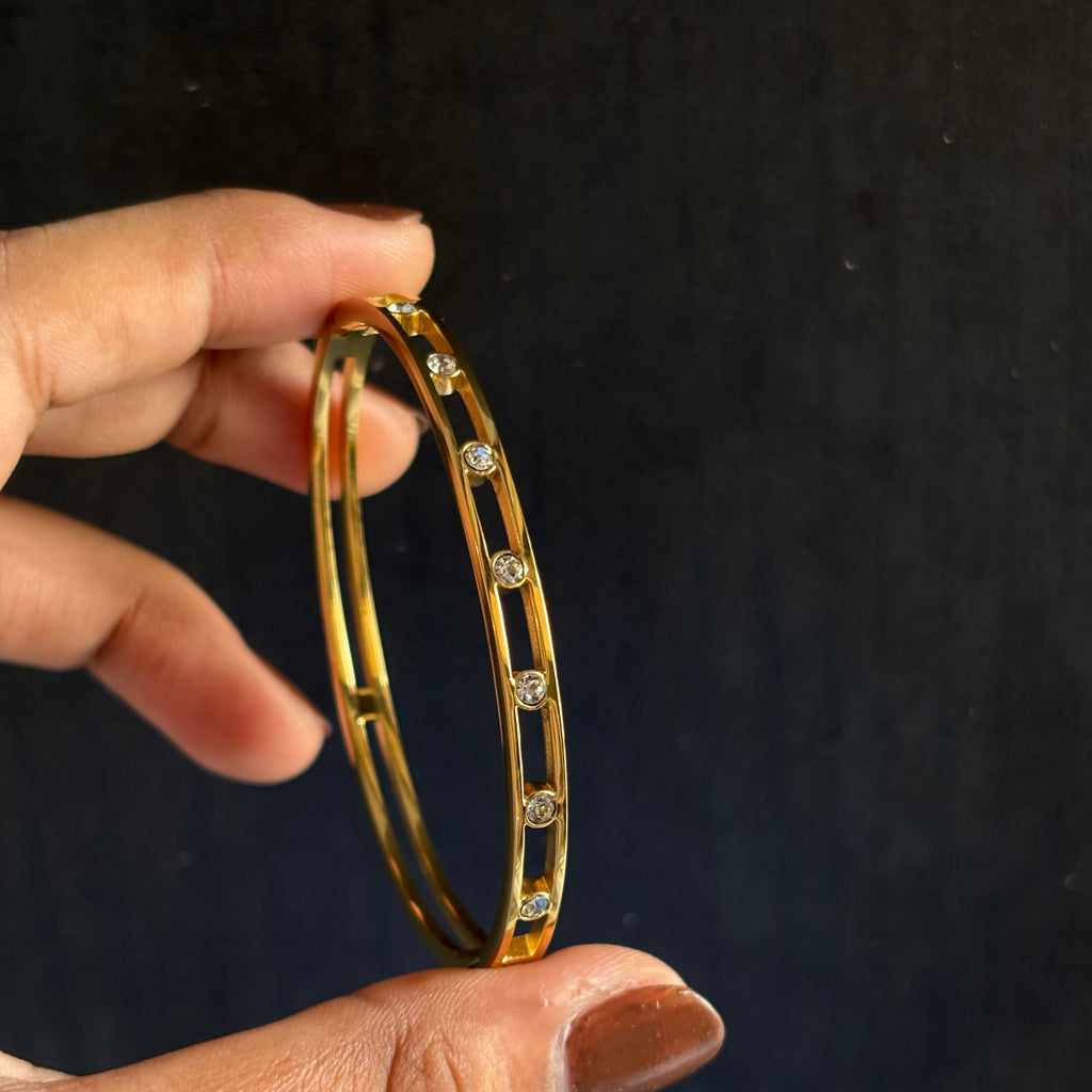 Anaya band bracelet
