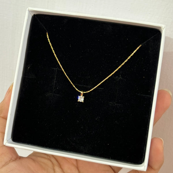 Tiny solitaire necklace