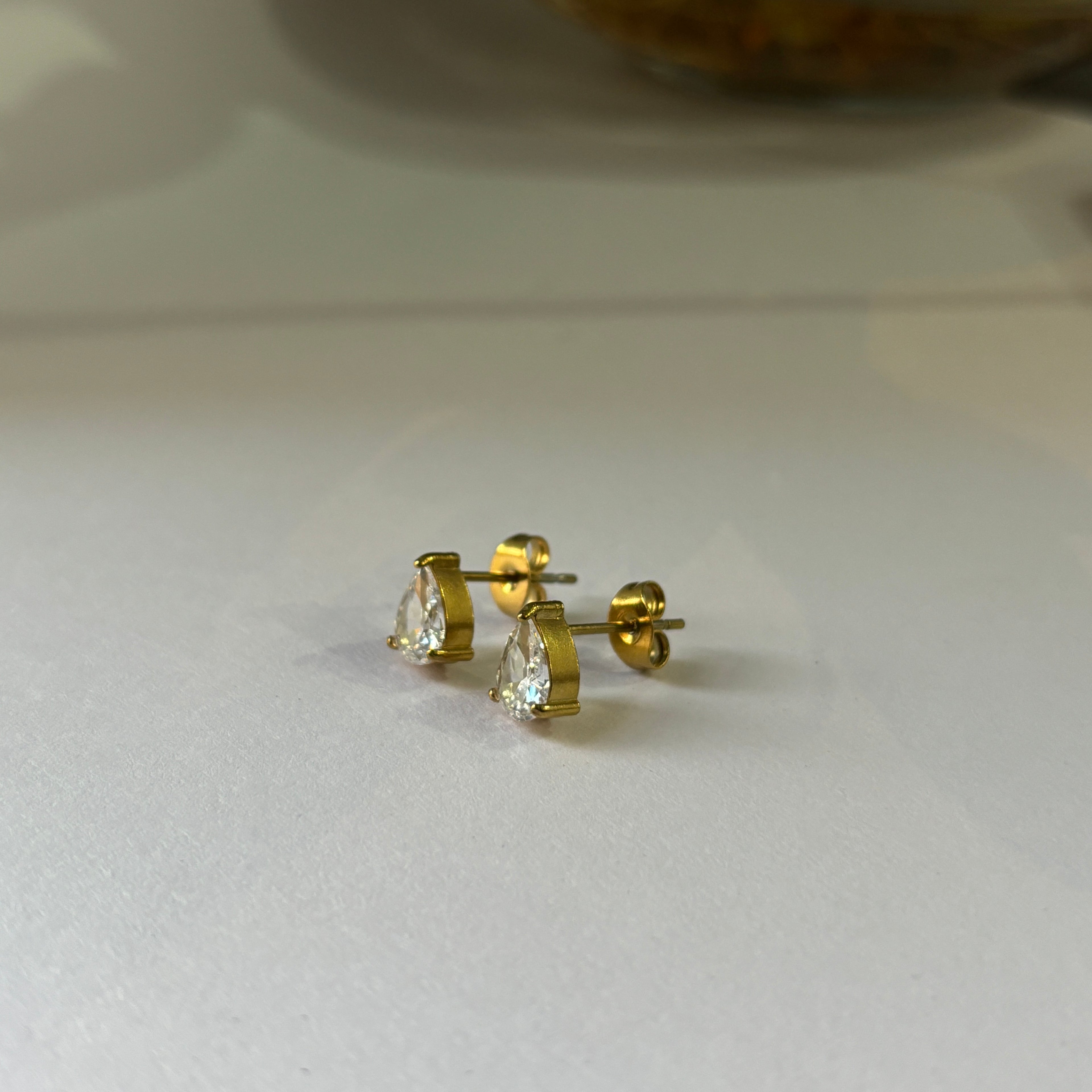 Drop studs