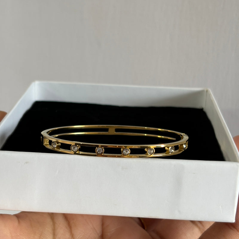 Anaya band bracelet