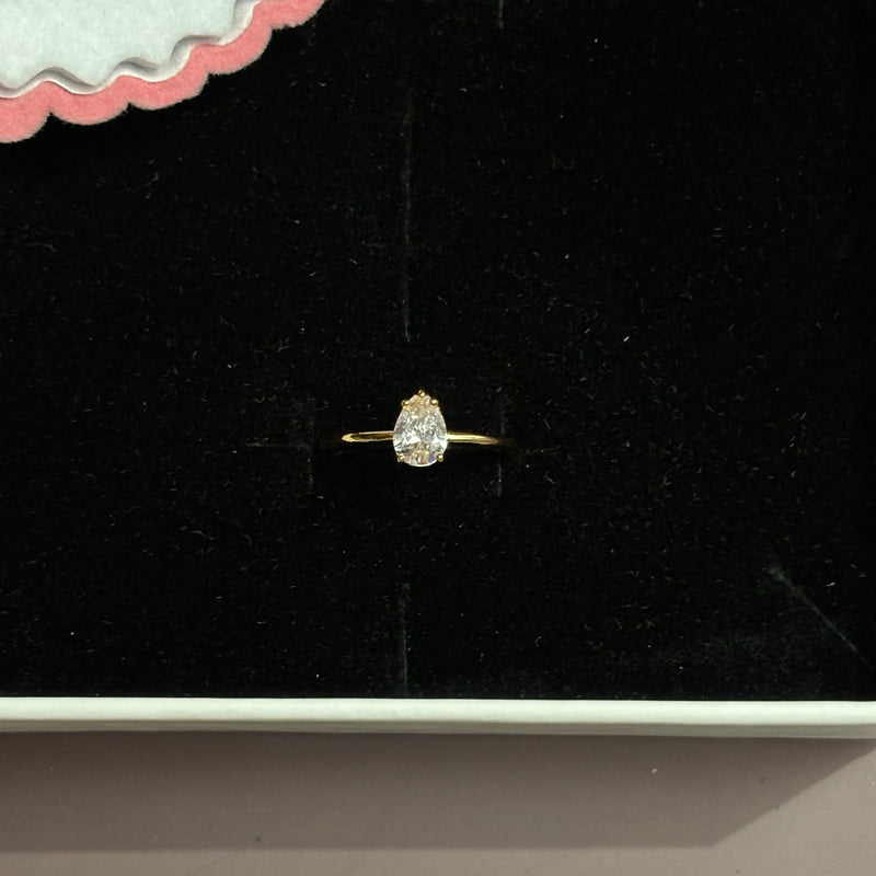 Drop Solitaire ring