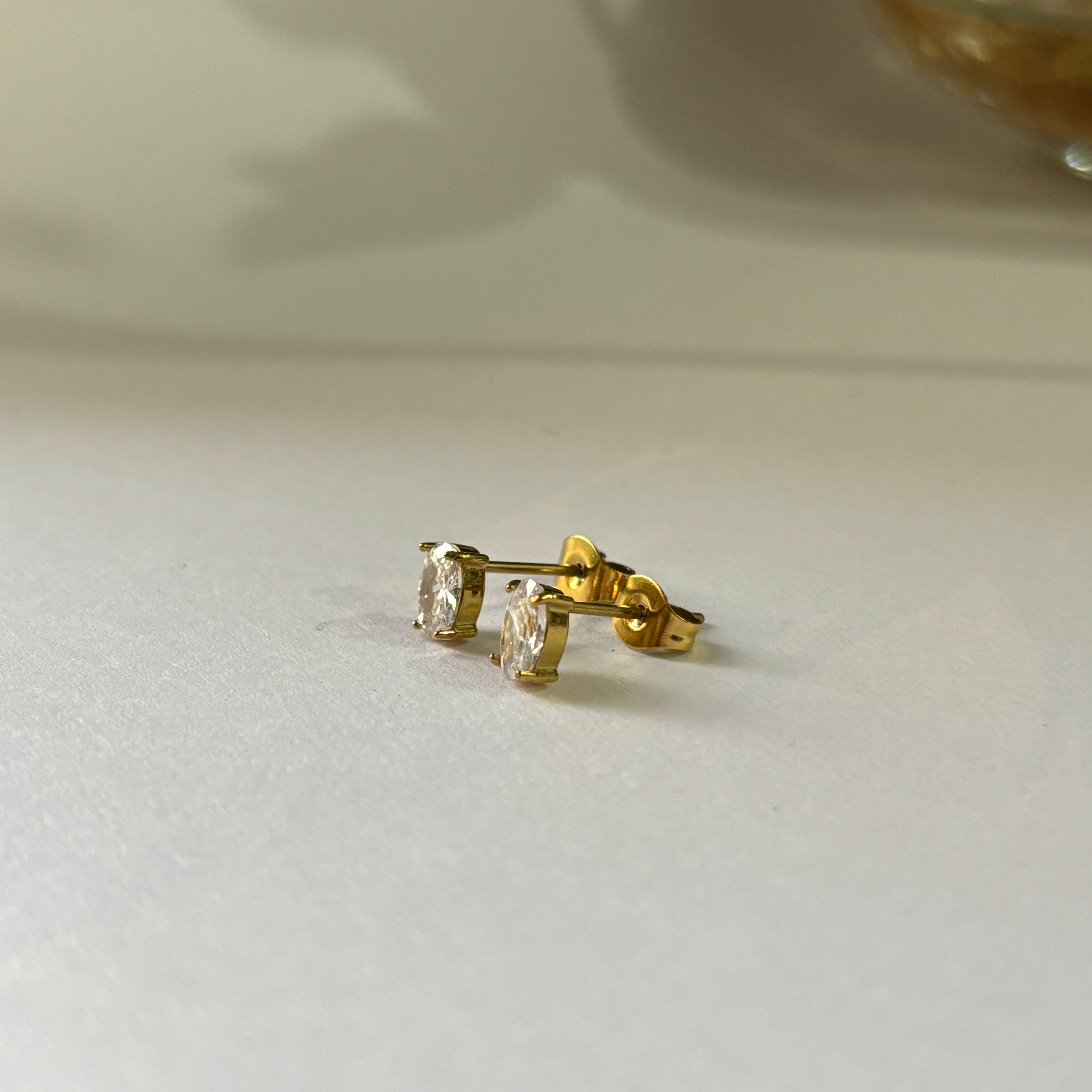 Oval studs