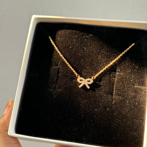 Mini bow necklace