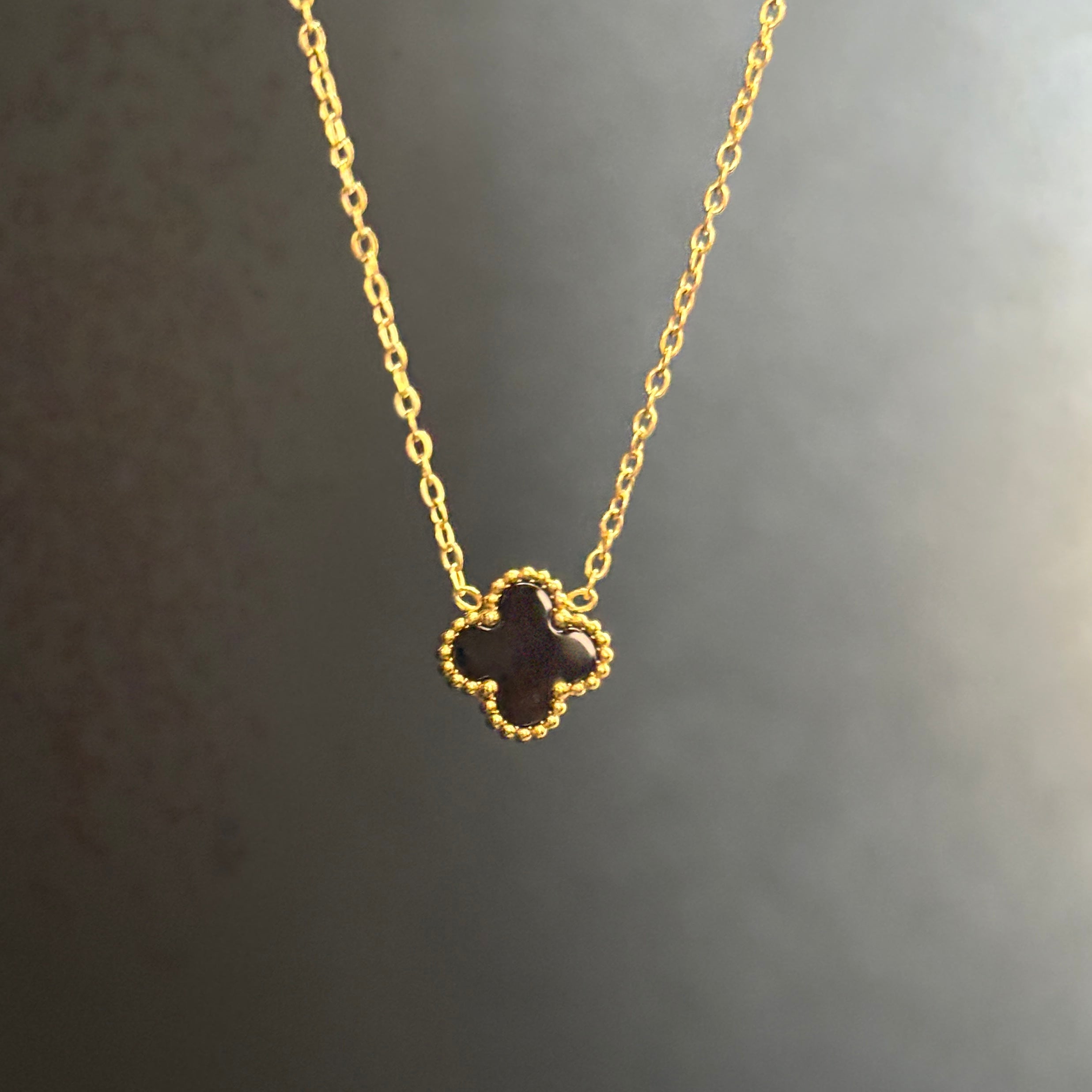 Reversible floral necklace