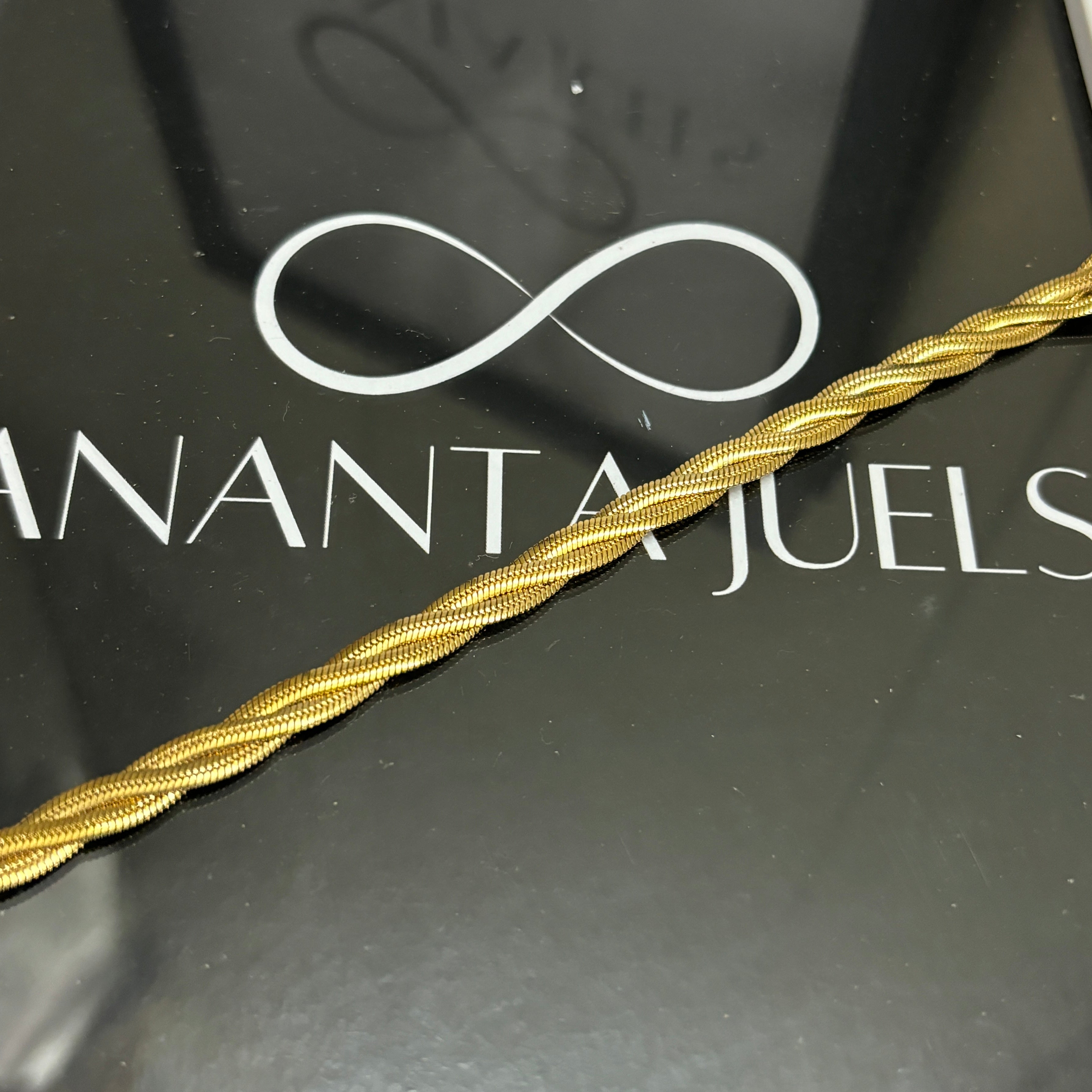 Twist snake chain bracelet