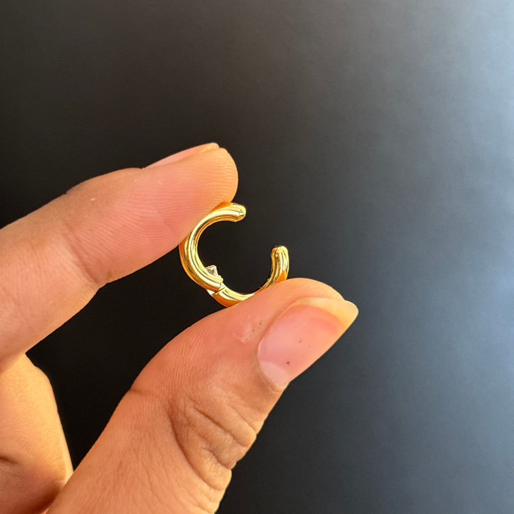 Basic clip on earrings (no piercing)