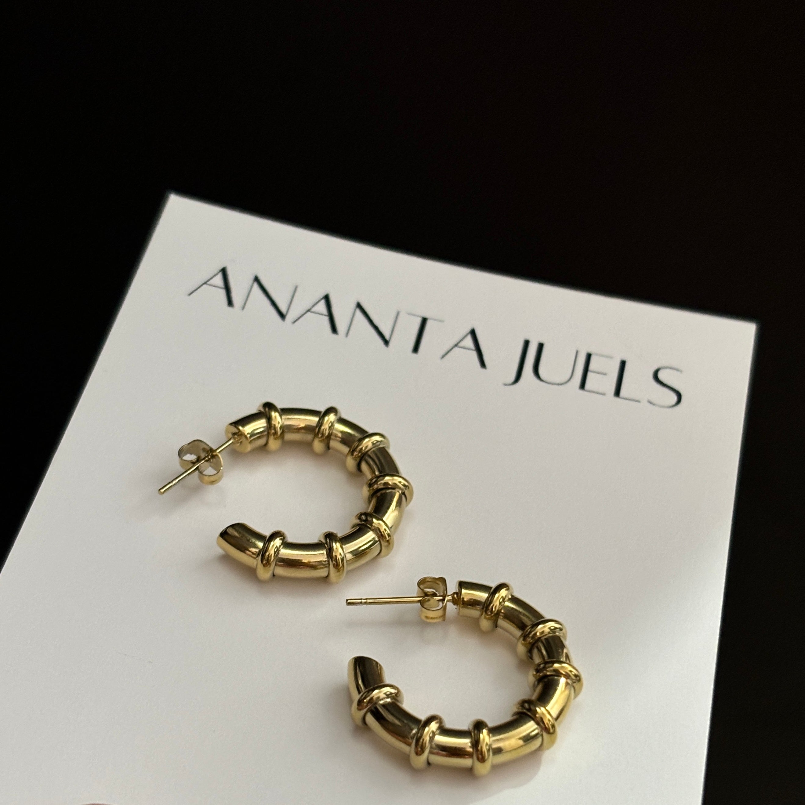 Luvy hoops