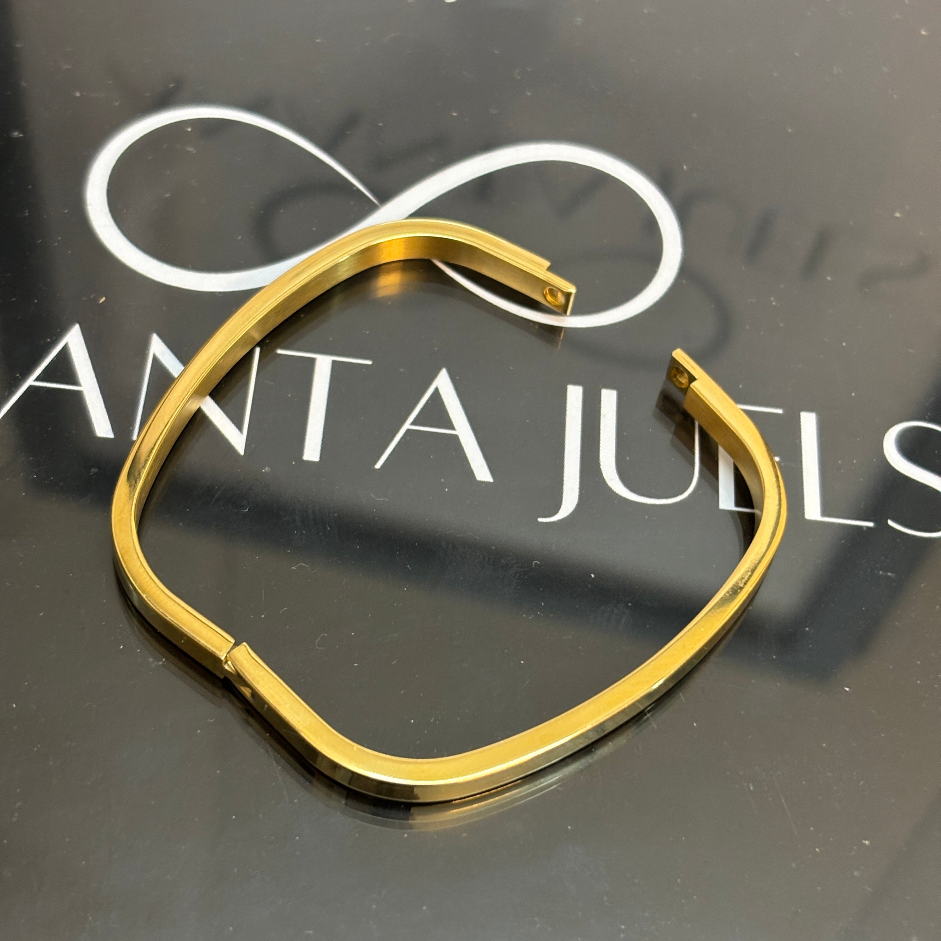 Square bracelet (baby size)