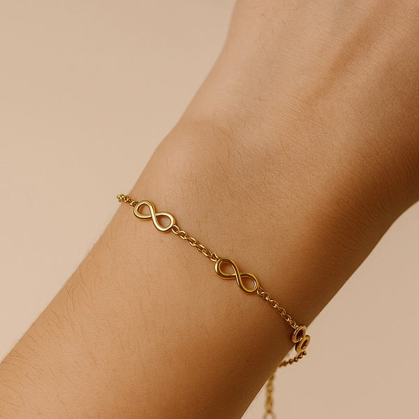 Infinity chain bracelet