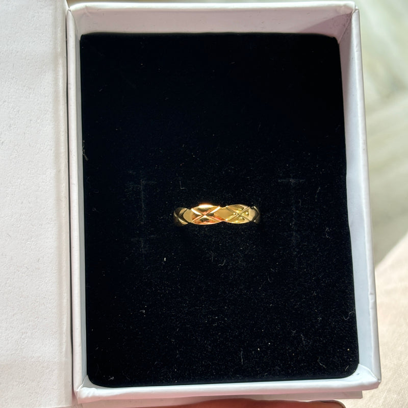 Mini classic ring
