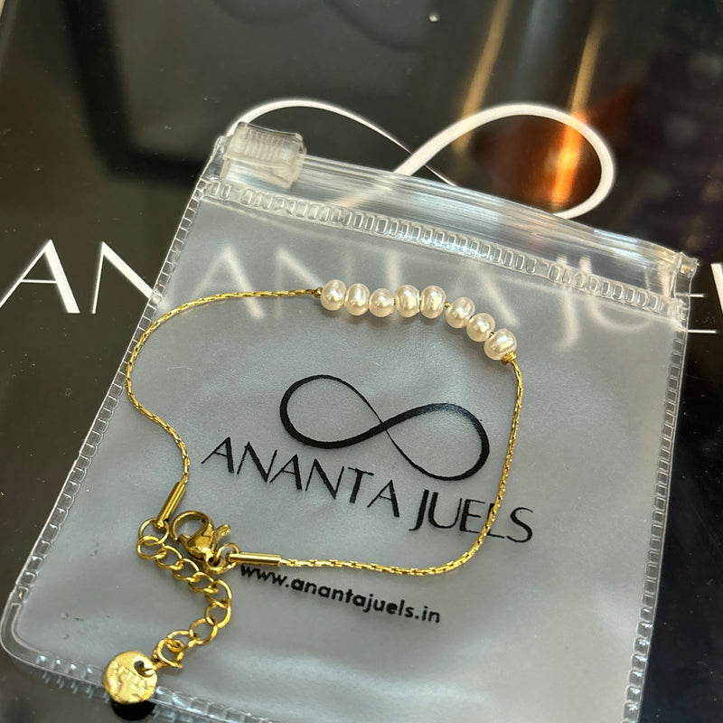 Pearl bracelet