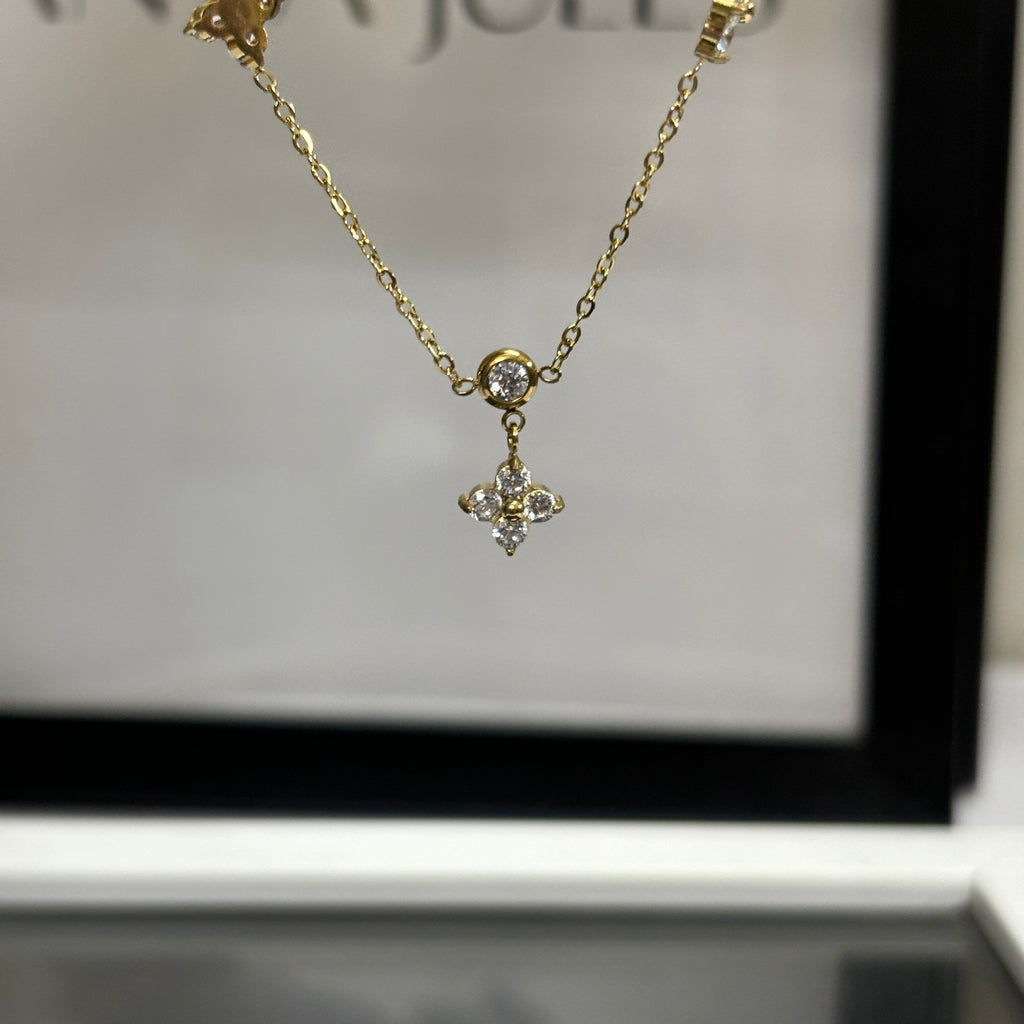 Bella dainty necklace