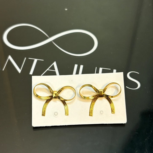 Little bow studs