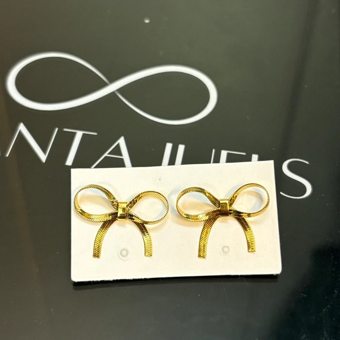 Little bow studs