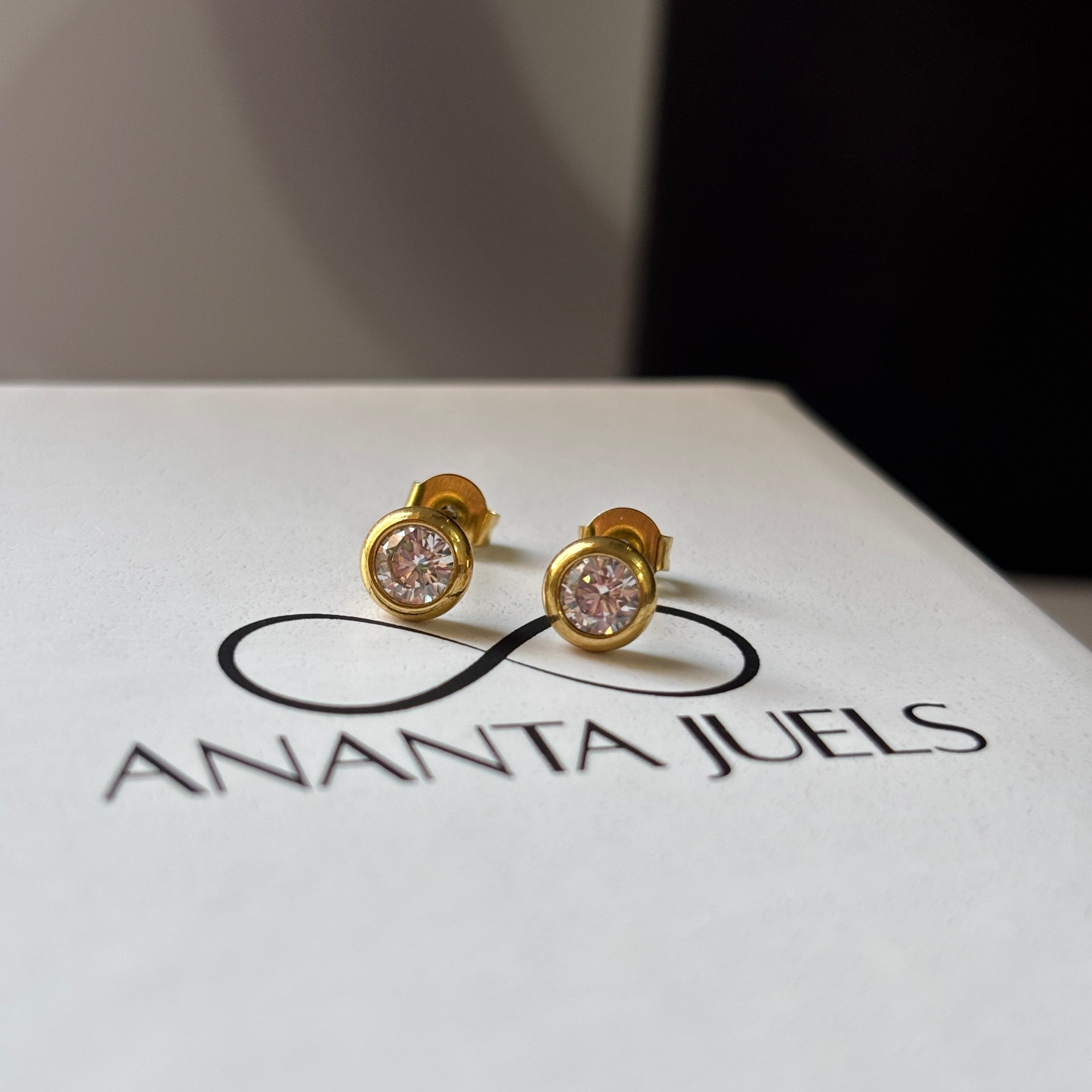 Anaya studs