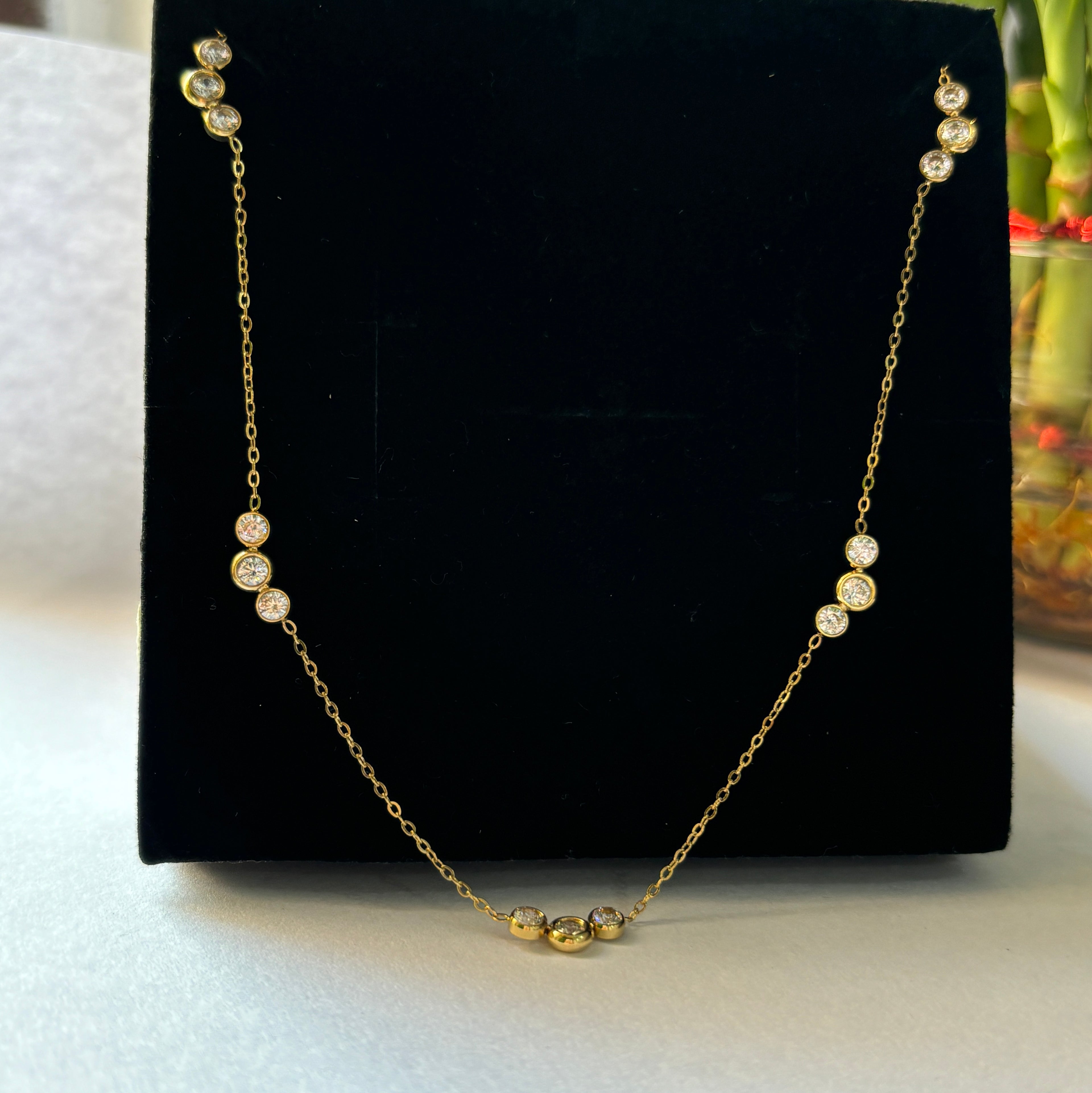Anaya arc necklace