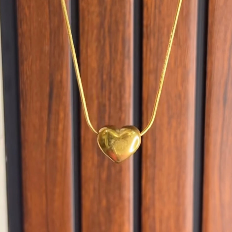 Amore necklace