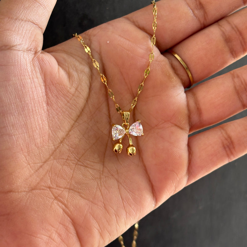 Tulip bow necklace